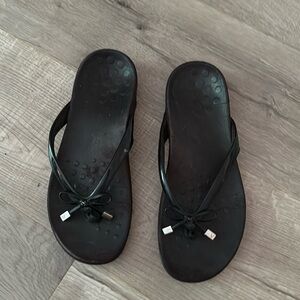 Vionic Bella flip flop bow size 7